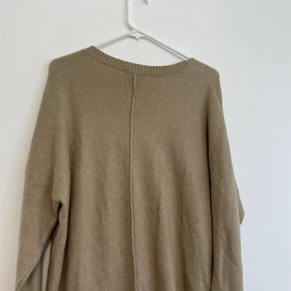 EXPRESS Solid Taupe Tan ? Deep V-Neck Long Sleeve Dolman Sleeve Slouchy Sweater - Picture 11 of 14